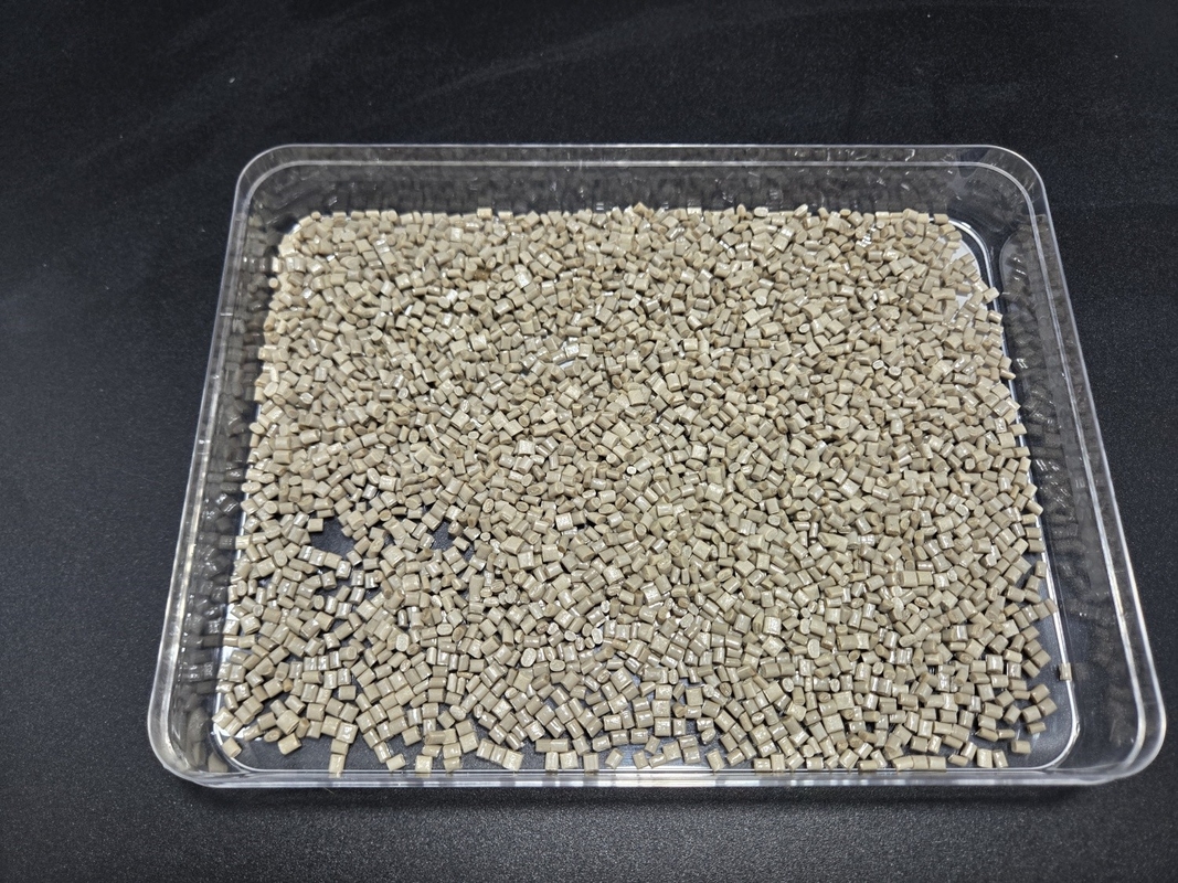 Pellets de PEEK médical Colorant naturel biocompatible pour instruments et implants chirurgicaux