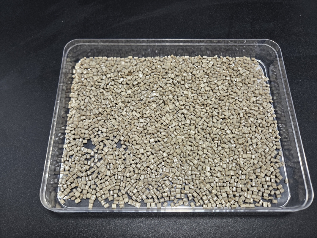 Anti-usure PEEK Pellets de couleur naturelle Faible frottement pour les engrenages et les roulements