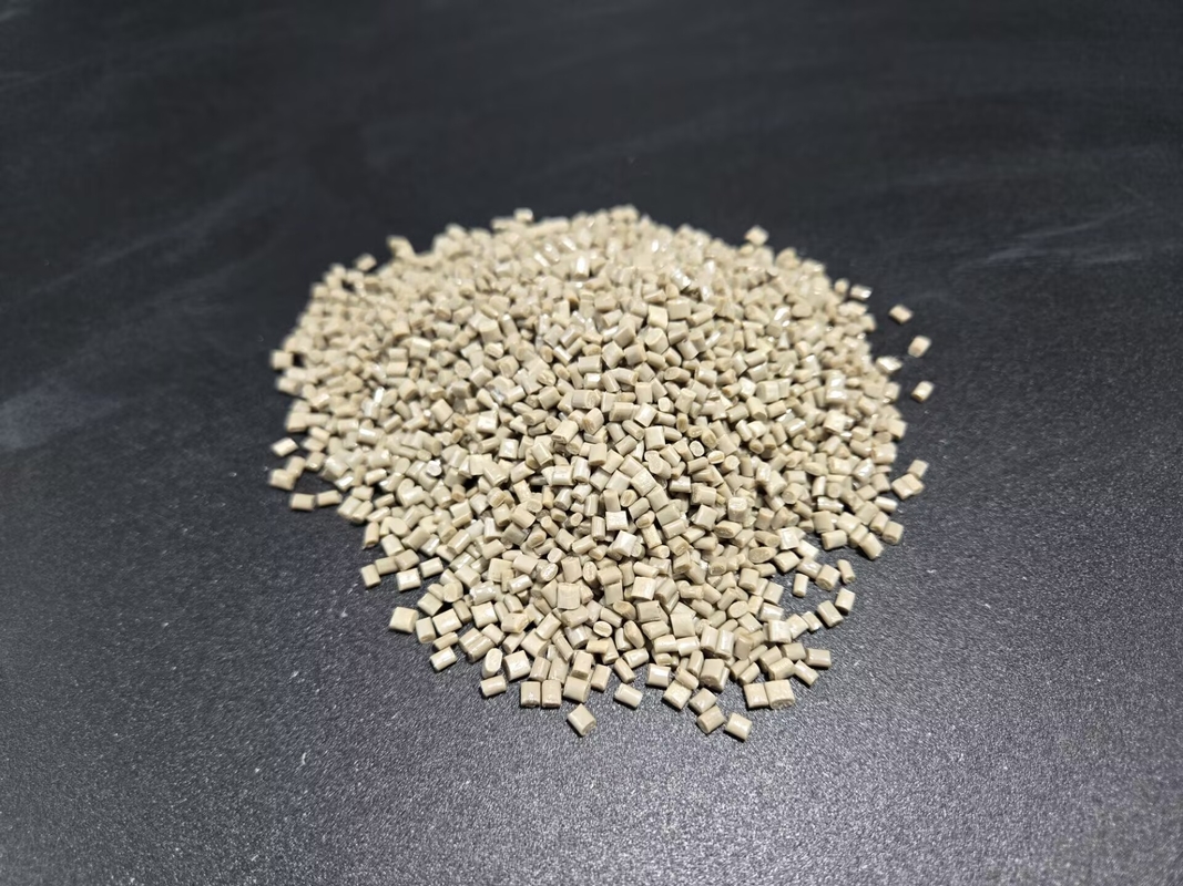 Pellets PEEK transparents Couleur claire Excellente clarté optique Pour les lentilles et les fenêtres
