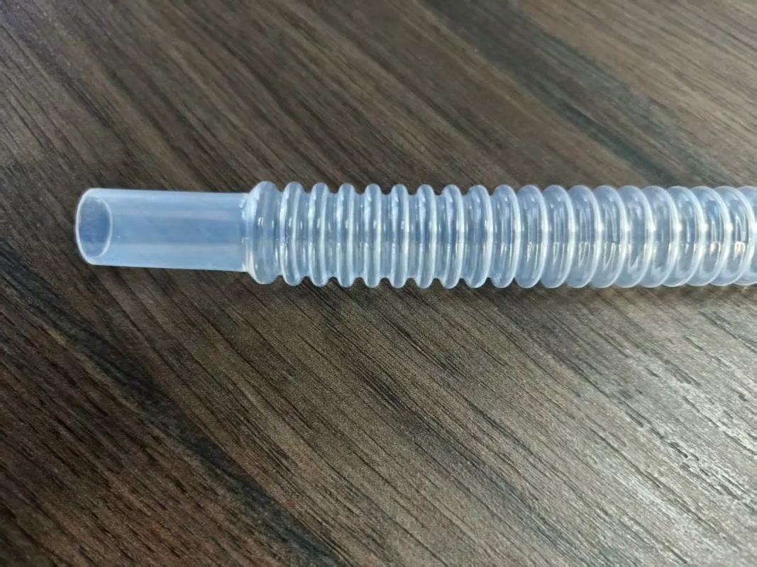 Tubes ondulés PFA. Tubes fluoro-polymères de haute pureté et résistants aux produits chimiques pour les systèmes de semi-conducteurs, de laboratoire, de traitement chimique et de transfert de fluides.